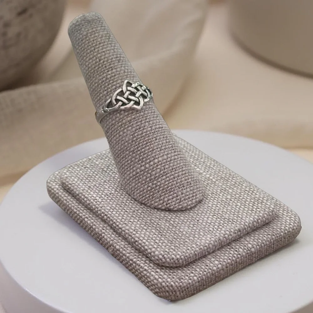 NWT 925 Sterling Silver Celtic Knot Ring! Available in Sizes 6-10! NEW! - Picture 4 of 4